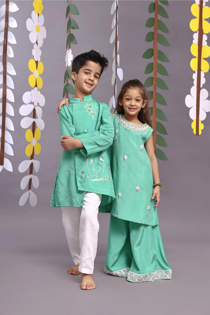 🐒🌿 Tropical Green Spark Twinning Set