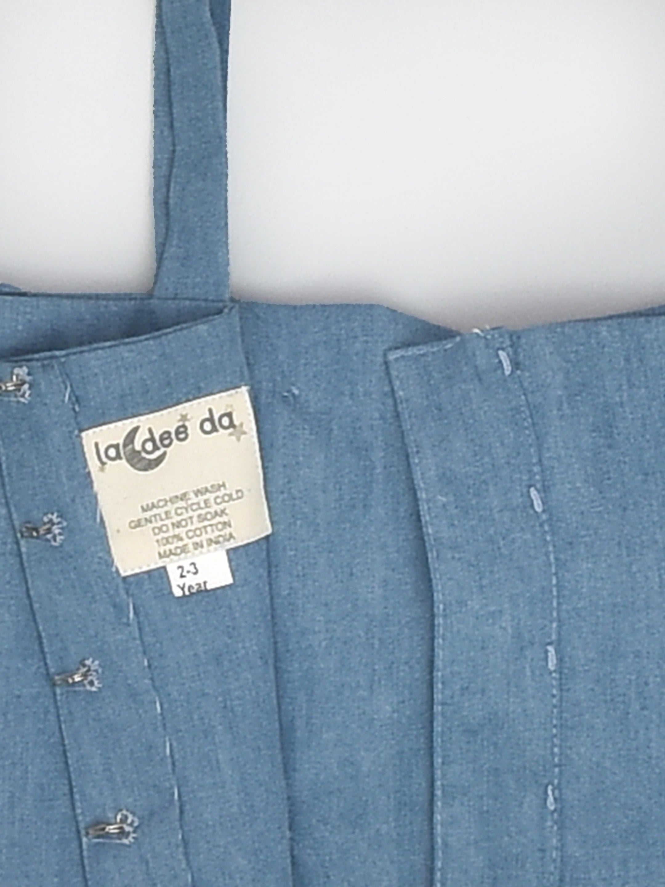 سروال جينز وقلوب علوية