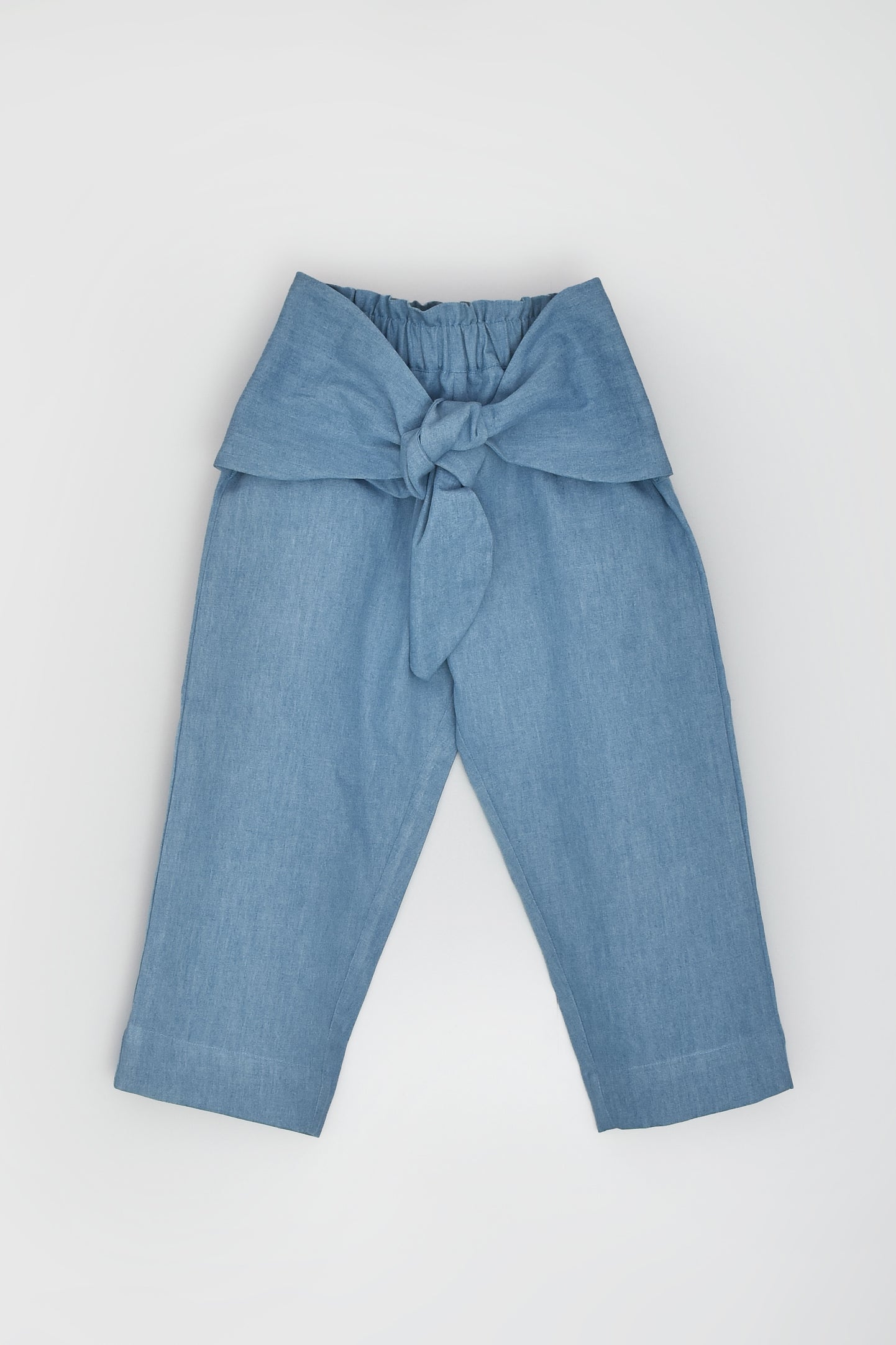 سروال جينز وقلوب علوية