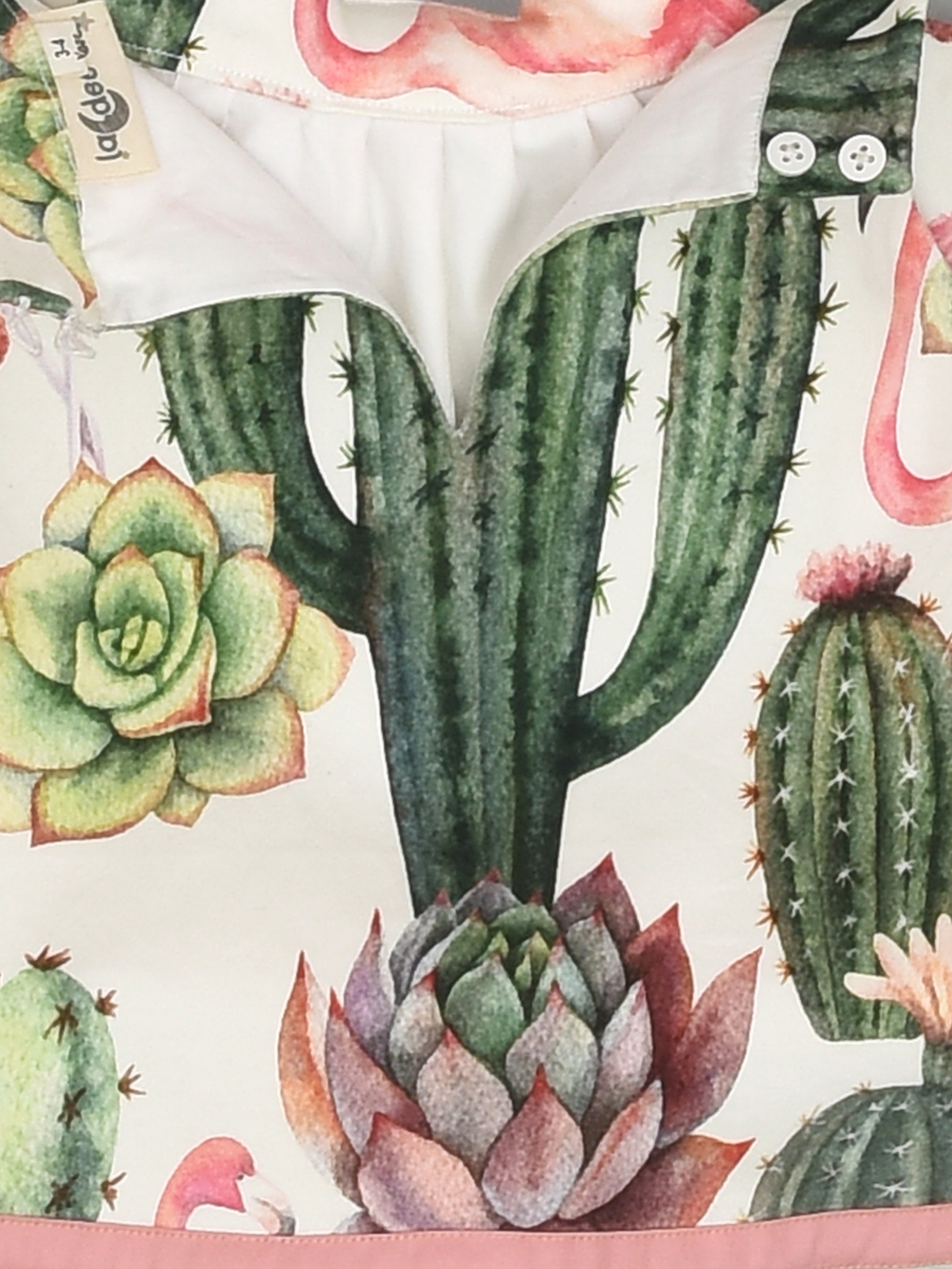 مجموعة من القمصان والتنانير المطبوعة على شكل صبار وفلامينجو للحفلات