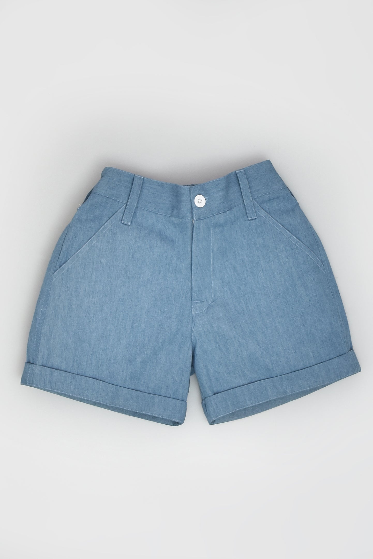 طقم قميص بطبعات غابة مع شورت دينم للسفر للأولاد