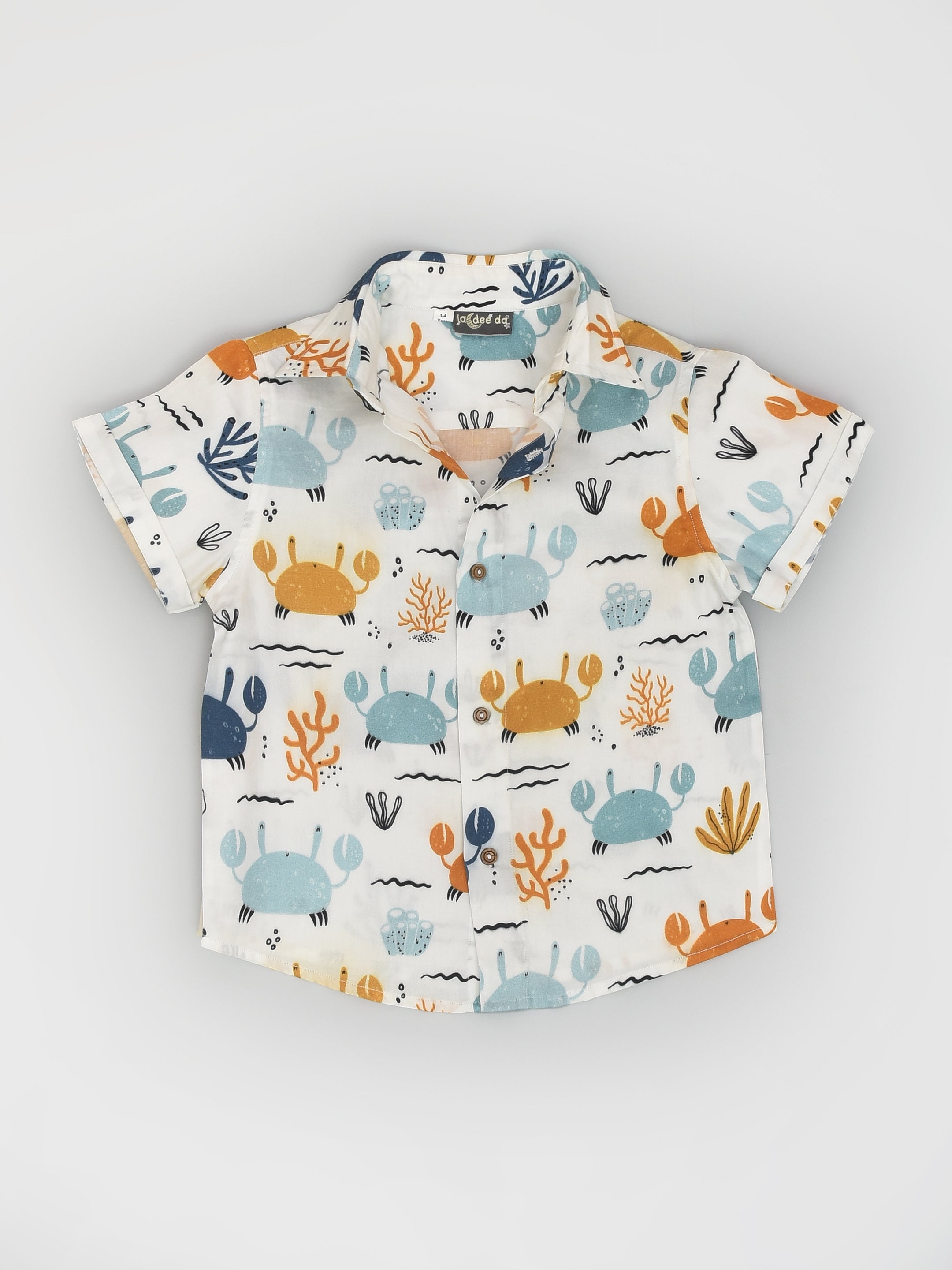 طقم قميص وشورت بطباعة سرطان البحر منسق للسفر للأولاد