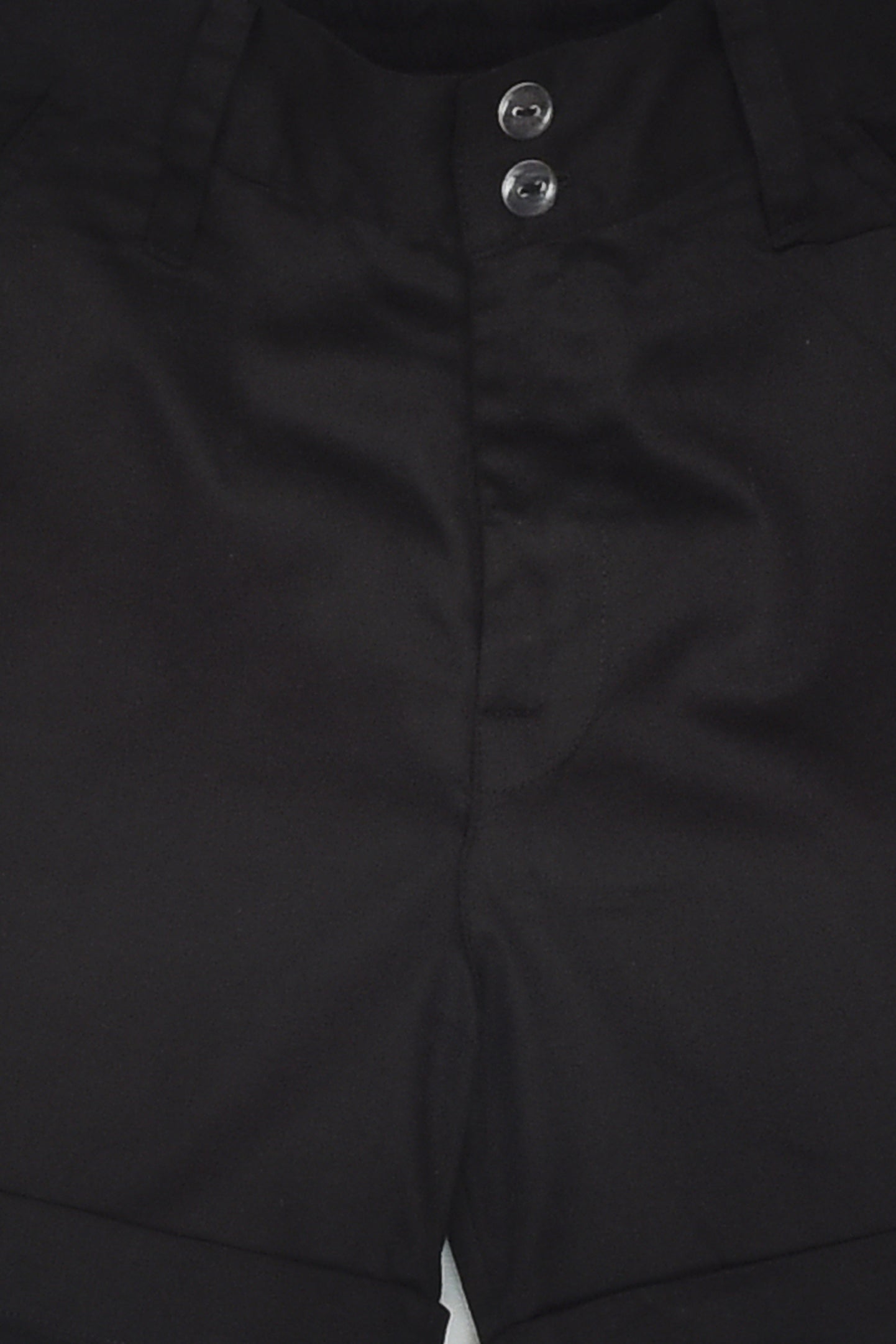 طقم كاجوال بطبعة نمر وقميص أبيض وشورت أسود للأولاد