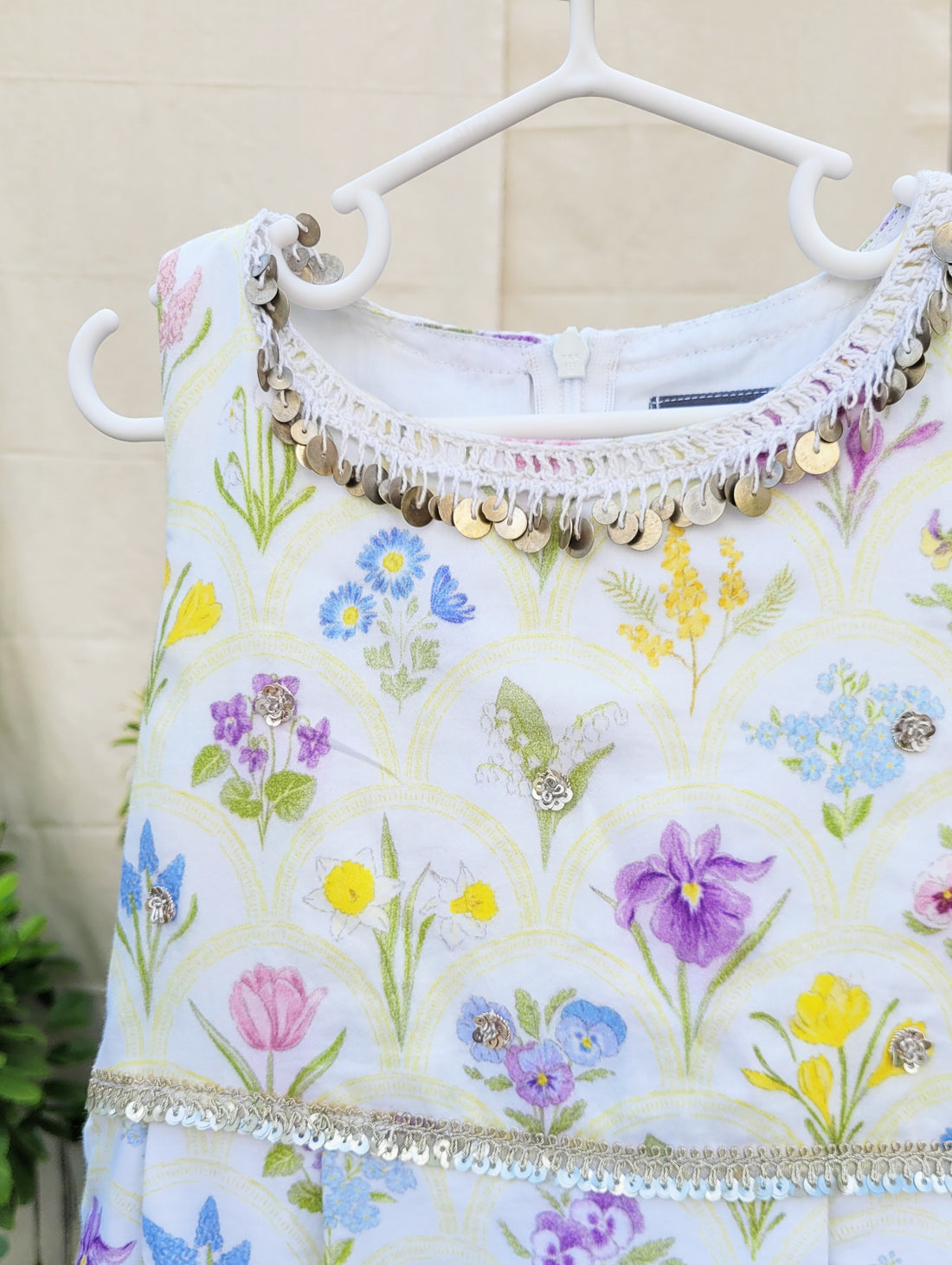 Maxi In Pastel Floral Print closeup